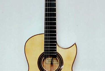 Classical guitar with Cutaway, spruce / birds-eye maple, 2000